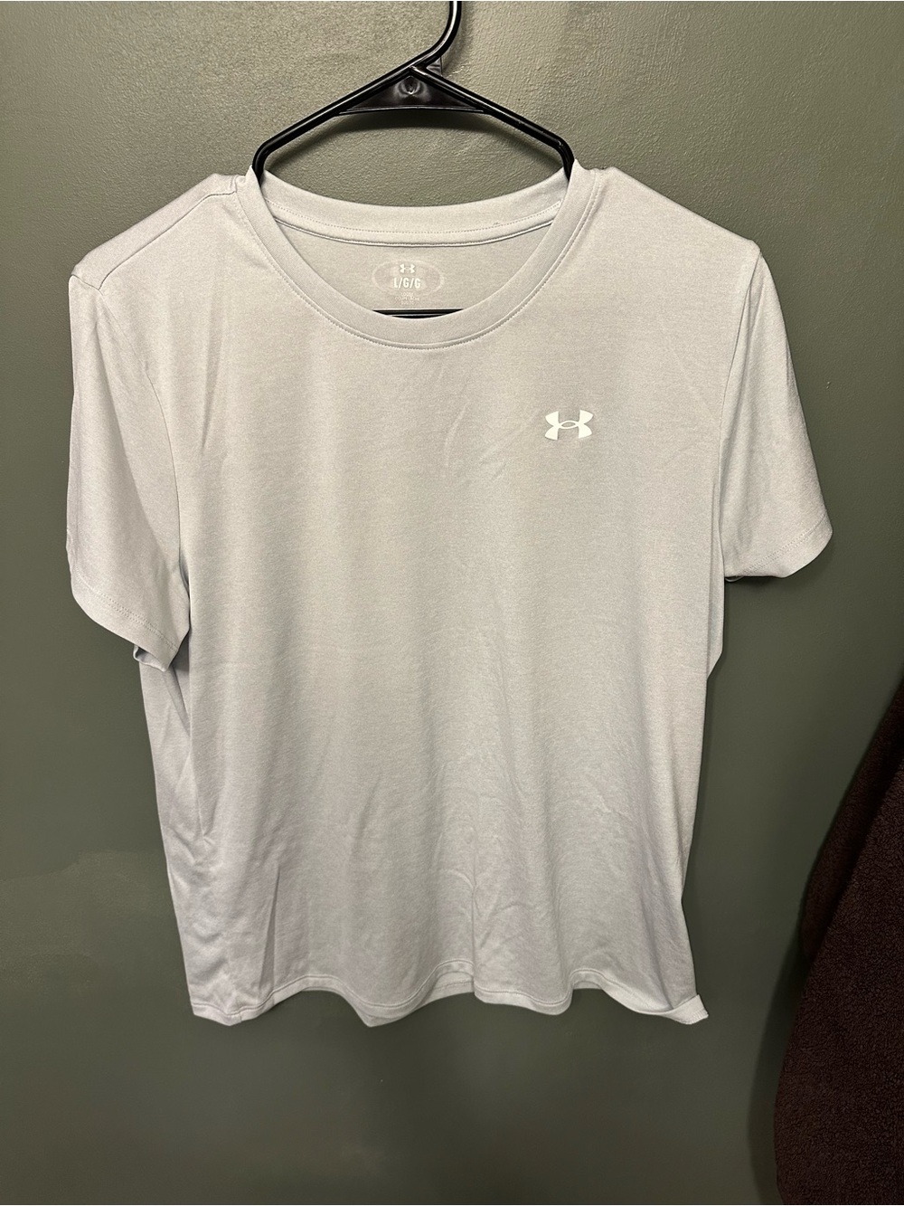 Under Armour Women's Light Gray Tee
